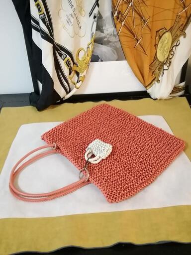 非常に美品。ANTEPRIMA　マット　ミニバッグチャーム付き　ワイヤーバッグ