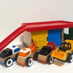 IKEA 車庫と車のおもちゃ　LILLABO リラブー