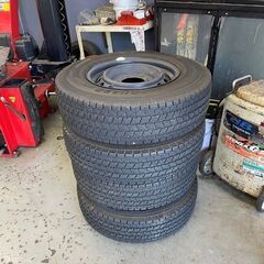 スタッドレス　ハイエース　純正品