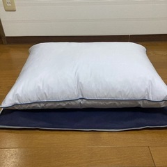 日本ベッド羽毛枕　定価11000円