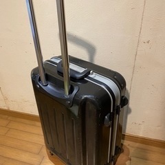 無料でオッケー！！！旅行用スーツケース　黒　お引き取りのみ