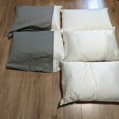 枕５つ