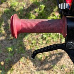 ヨツバサイクル　 16インチ　ヒーローレッド