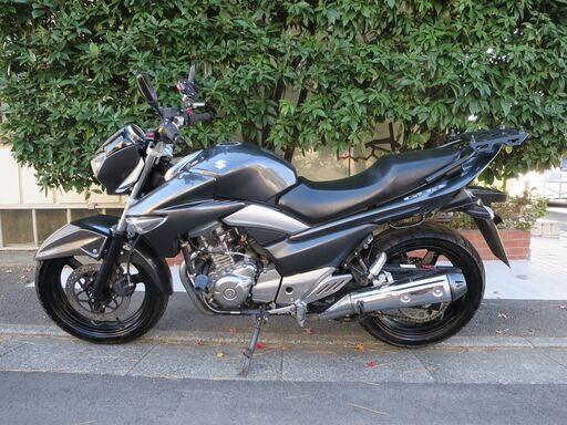 スズキ　GSR250　中古実動美車　バッテリーフル充電済み　オイル交換済み　前後タイヤバリ山　外装バフ掛け済　ナンバー登録書類有