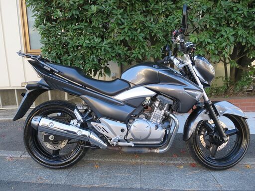 スズキ　GSR250　中古実動美車　バッテリーフル充電済み　オイル交換済み　前後タイヤバリ山　外装バフ掛け済　ナンバー登録書類有
