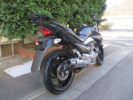 スズキ　GSR250　中古実動美車　バッテリーフル充電済み　オイル交換済み　前後タイヤバリ山　外装バフ掛け済　ナンバー登録書類有