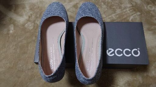 eccoのパンプス