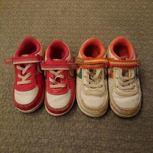 ベビーナイキスニーカー 2足まとめて Yukinko 町屋の子供用品の中古あげます 譲ります ジモティーで不用品の処分