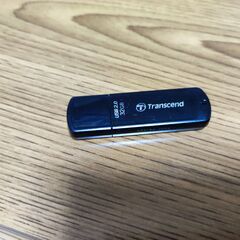 USBメモリ 32GB　Transcend
