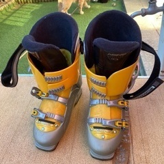 スキー靴　26.5cm