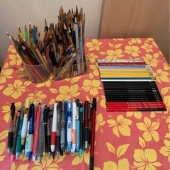新品含む　鉛筆、色鉛筆、ペン等の筆記具