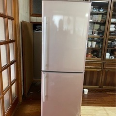 【値下げしました】三菱冷蔵庫　256Ｌ　MR -H26W-P 2...