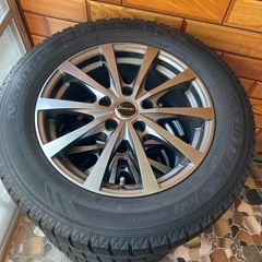 現在取扱を中止してます。新車購入のため不要になったスタッドレスタイヤ（215.60.R16）とアルミホイールをセットでお売りします