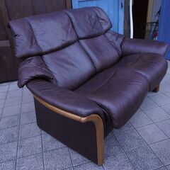 北欧ノルウェーのメーカーEKORNES(エコーネス)社のストレスレスエルドラド2人掛けソファです。 リビングはもちろんシアタールームなどにおススメの北欧デザインのハイバックソファ♪BL436