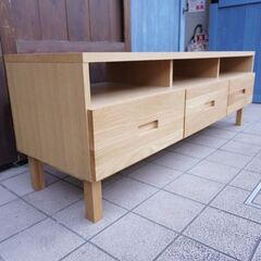 人気のunico(ウニコ)よりHUTTE(ヒュッテ)シリーズ のオーク材TVボード