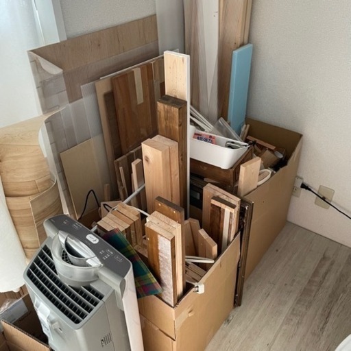 木材(1×4材、2×4材、アカシヤ集成材、桐、ベニアなど)