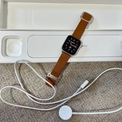 Apple Watch SE +レザーバンド