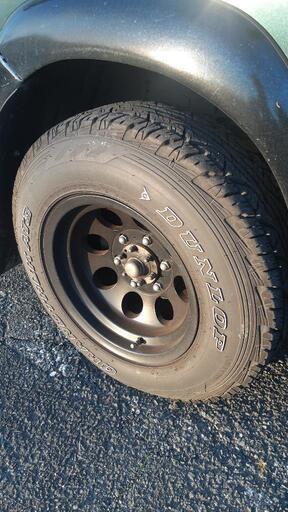 100系ハイエースに！200系にも！DUNLOPグラントレックAT3 バリ溝 215/75R15