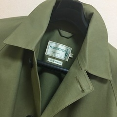 コート（マッキントッシュ）です。