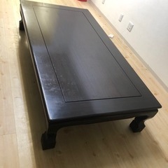 大きな木製座卓