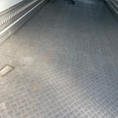 コンテナ　トラックコンテナ断熱材入り　大きい　引き取り限定　積み込みはリフトにて行います。サービス