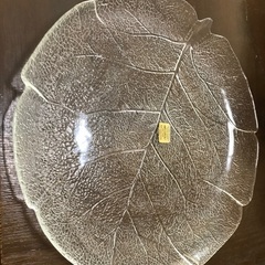 【お値下げ】電子レンジ使用可能　未使用品　強化ガラス　葉形ガラス皿