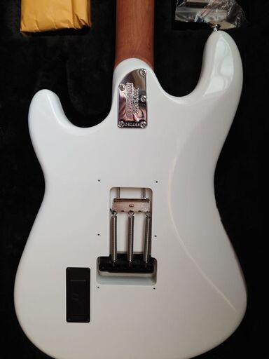 music man カトラス 白 クロネコで配送 music man カトラス 白 クロネコで配送