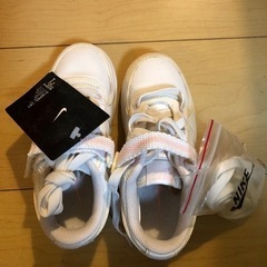 【ネット決済】[成約済み]新品　子供靴　NIKE ピック色　17cm