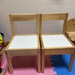 IKEA 子供の椅子セットの画像