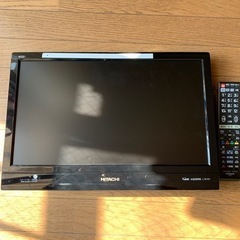 中古　HITACHI19インチTV 壁掛け金具付き。