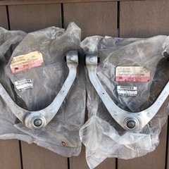 v36 スカイラインセダン 純正アッパーアーム y50等流用