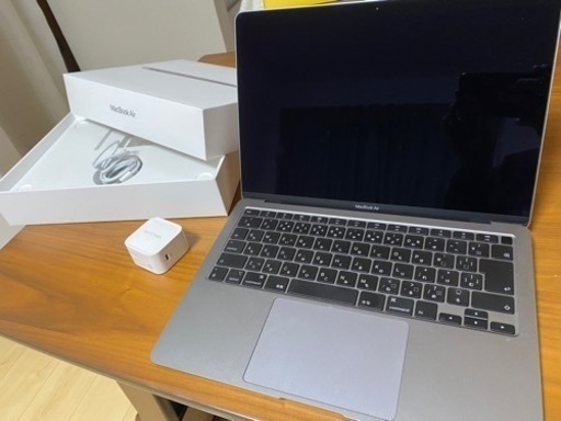 《値下げしました》MacBook Air 2020 メモリ:8G/256SSD/61W急速充電器つき/使用頻度少なめ美品/クリーニング済
