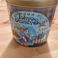 ディズニー　チョコクランチ　缶