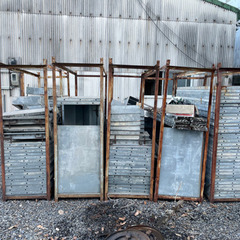 339 千葉引取 型枠一式 鋼製型枠 450mm幅 パネル180枚 住宅基礎 建設