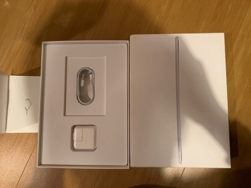 商談中につき新規受付中止】iPadAir2 Wi-Fi cellular 64GB シルバー ...