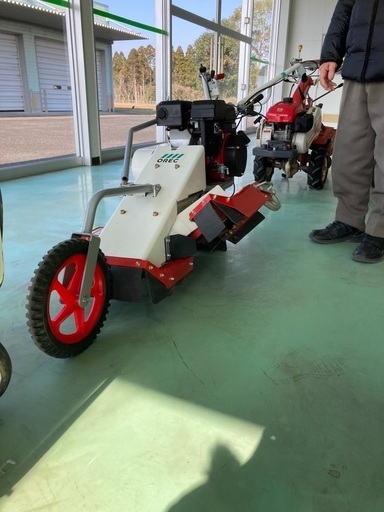 草刈り機