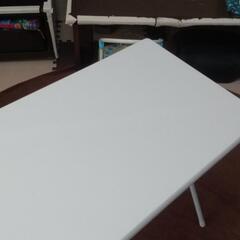 折り畳み式テーブル