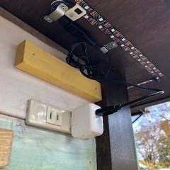 値段要相談　木製バーテーブル　100vコンセント　LEDライト付き