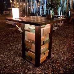 値段要相談　木製バーテーブル　100vコンセント　LEDライト付き