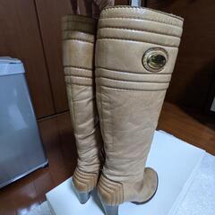 m*i様 Chloe キャメル フリンジ付きロングブーツ Chloe - Chloe キャメルロングブーツの通販 by まー600's shop｜クロエ