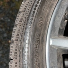 スタッドレスタイヤ18インチ、ヴォクシー、ヴェルファイア 