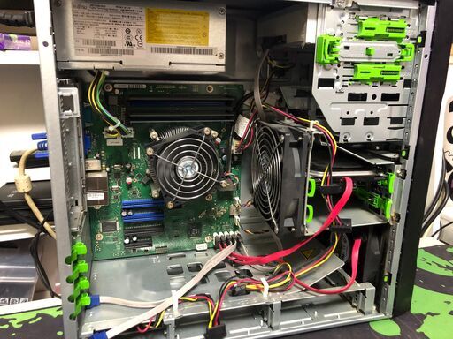 富士通：PRIMERGY TX1310 M1 8GB 1TB
