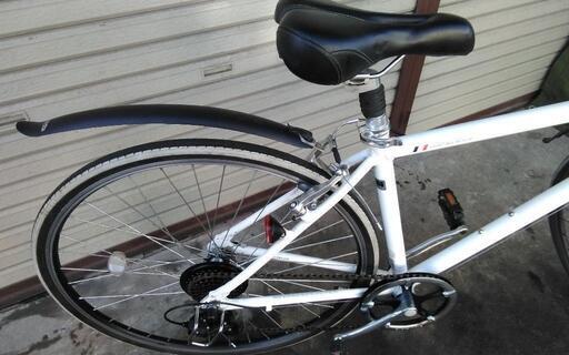 クロスバイク ルノーRENAULT 6段変速 700 アルミ ホワイト 配送無料