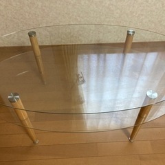 ニトリのガラステーブル