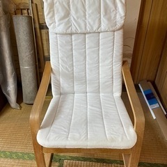 🪑白い椅子