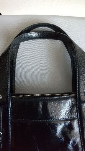 イアパピオネ ブラックショルダーバッグ