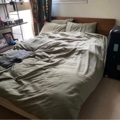 無印良品の木製ベッドフレーム、マットレス、収納引き出し