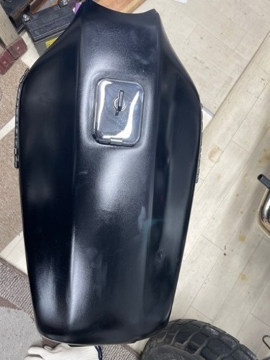 ゼファー 400 χ FXタイプ FRP製 タンク キャップ、鍵付き