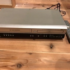 動作品！日立　DVL-PF9 VHS一体型DVDプレーヤー　リモ...