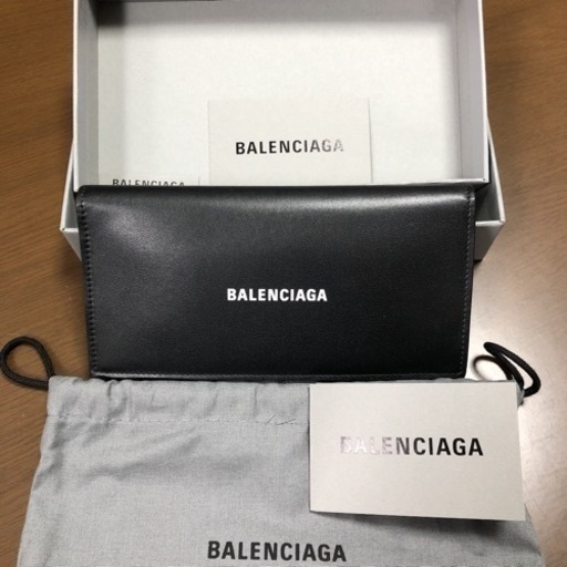 バレンシアガ　長財布